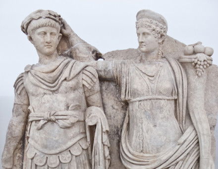 Agrippina the Younger crowns her young son Nero with a laurel wreath. Photograph by Carlos Delgado (CC-BY-SA 3.0 DEED).