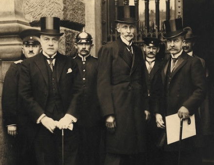 Pepresentatives of the French government at the war crimes trial in Leipzig, 1921. Sueddeutsche Zeitung Photo/Alamy Stock Photo.