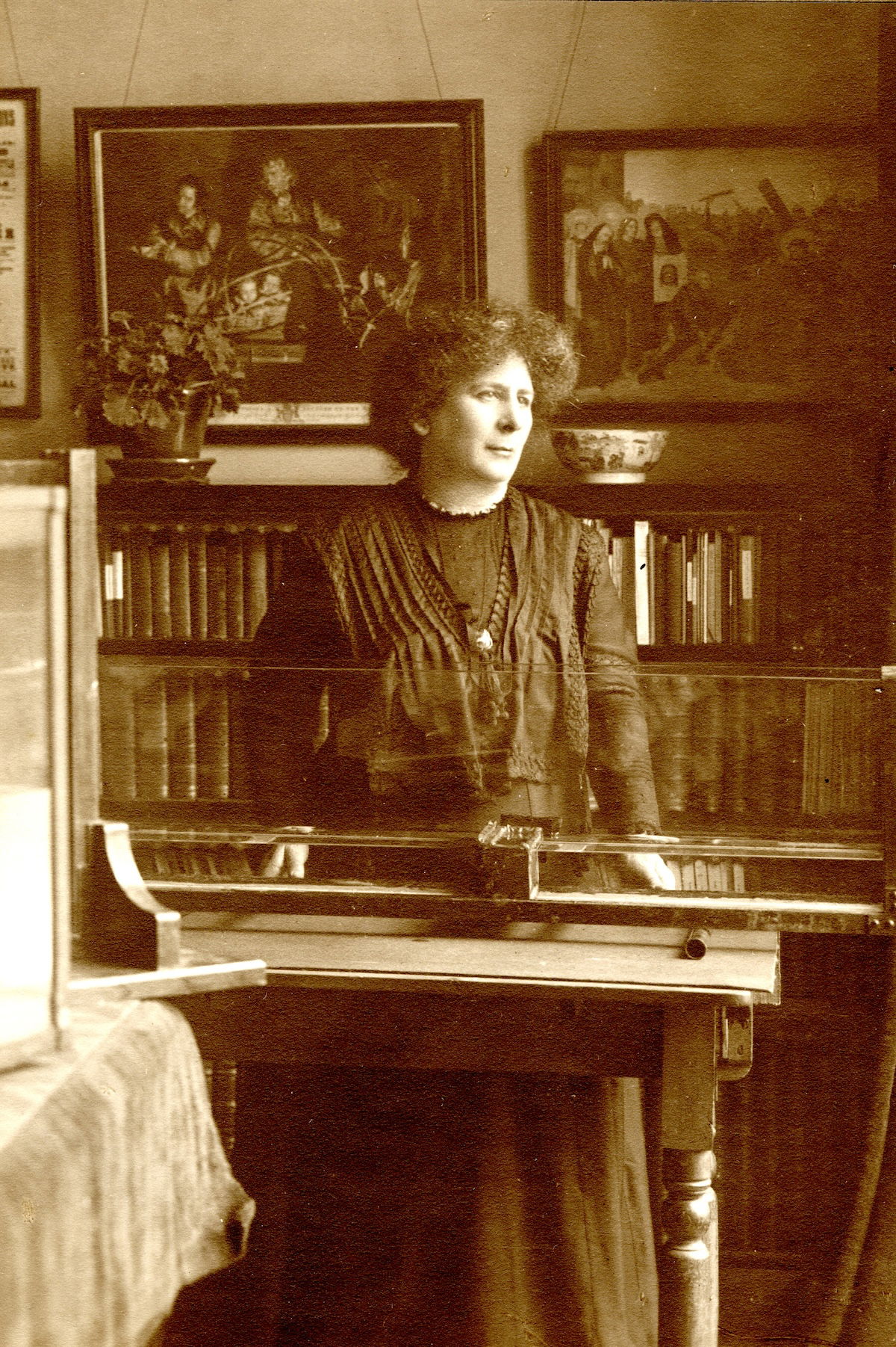 Hertha Ayrton in her laboratory, by J. Russell & Sons, 1910. With permission from the Mistress and Fellows, Girton College, Cambridge.