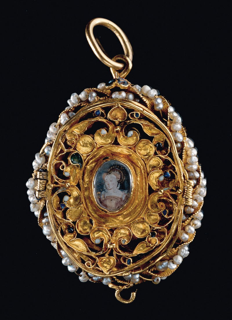 A locket containing miniatures said to depict Mary, Queen of Scots and her son, James VI and I. Part of  a set known as the Penicuik Jewels, late 16th century.
