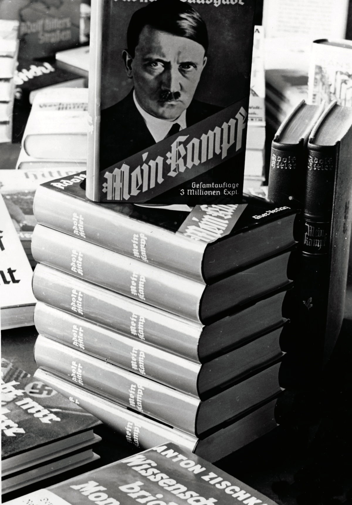 Mein Kampf on sale, c.1938. Fotoarchiv für Zeitgeschichte/akg-images.