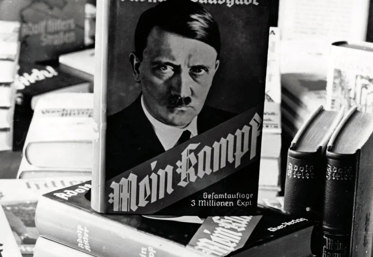 Mein Kampf on sale, c.1938. Fotoarchiv für Zeitgeschichte/akg-images.