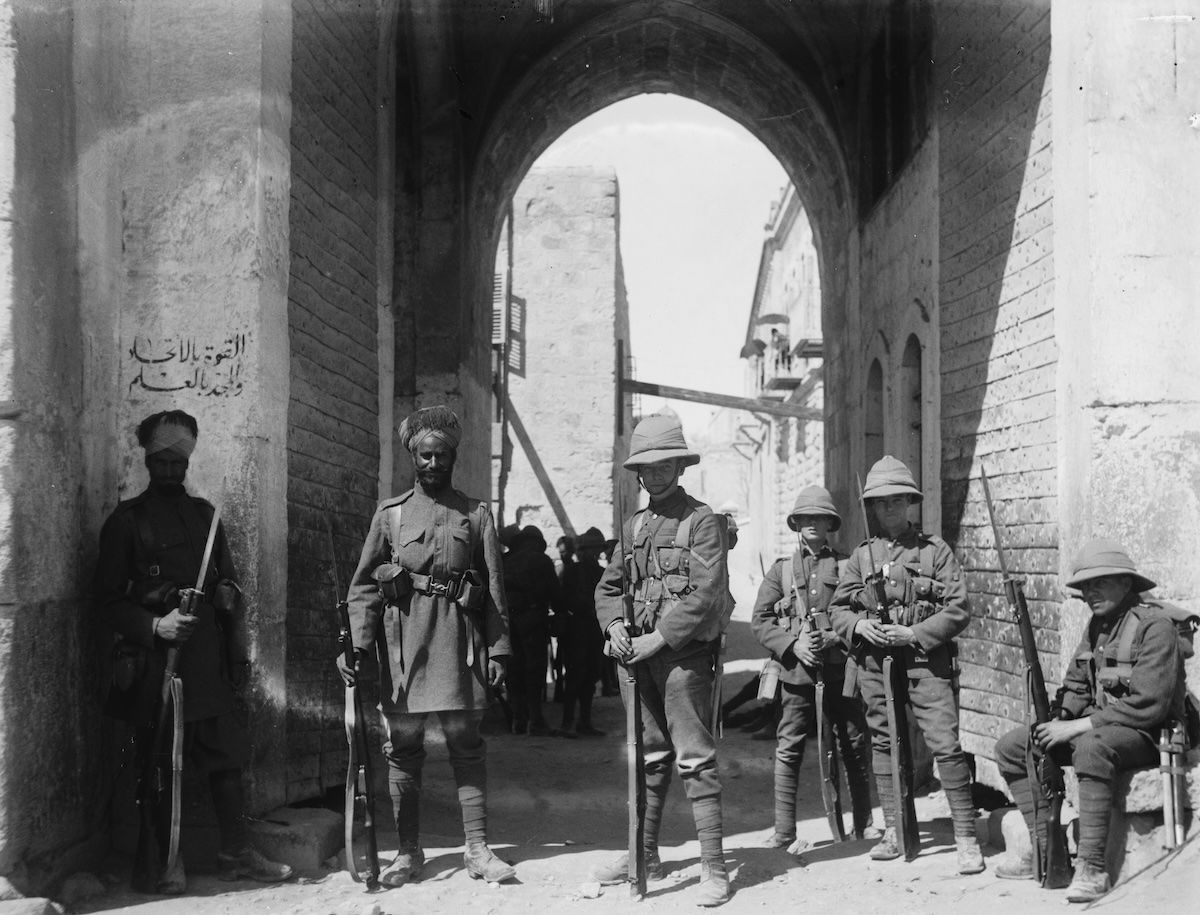 British and Indian troops at the Lions’ Gate, Jerusalem’s Old City, 4 April 1920. Courtesy Library of Congress/G. Eric and Edith Matson Photograph Collection. Public Domain.