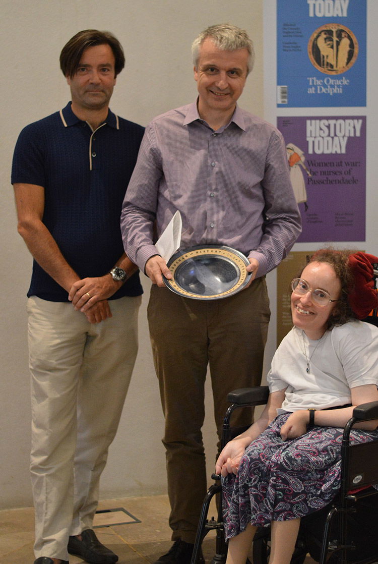 John Goudie and Victoria Brignell accept the Trustees' Award.